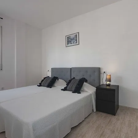 Apartment 1236 Carla Mar 50m Playa - Apivend Immo Roses